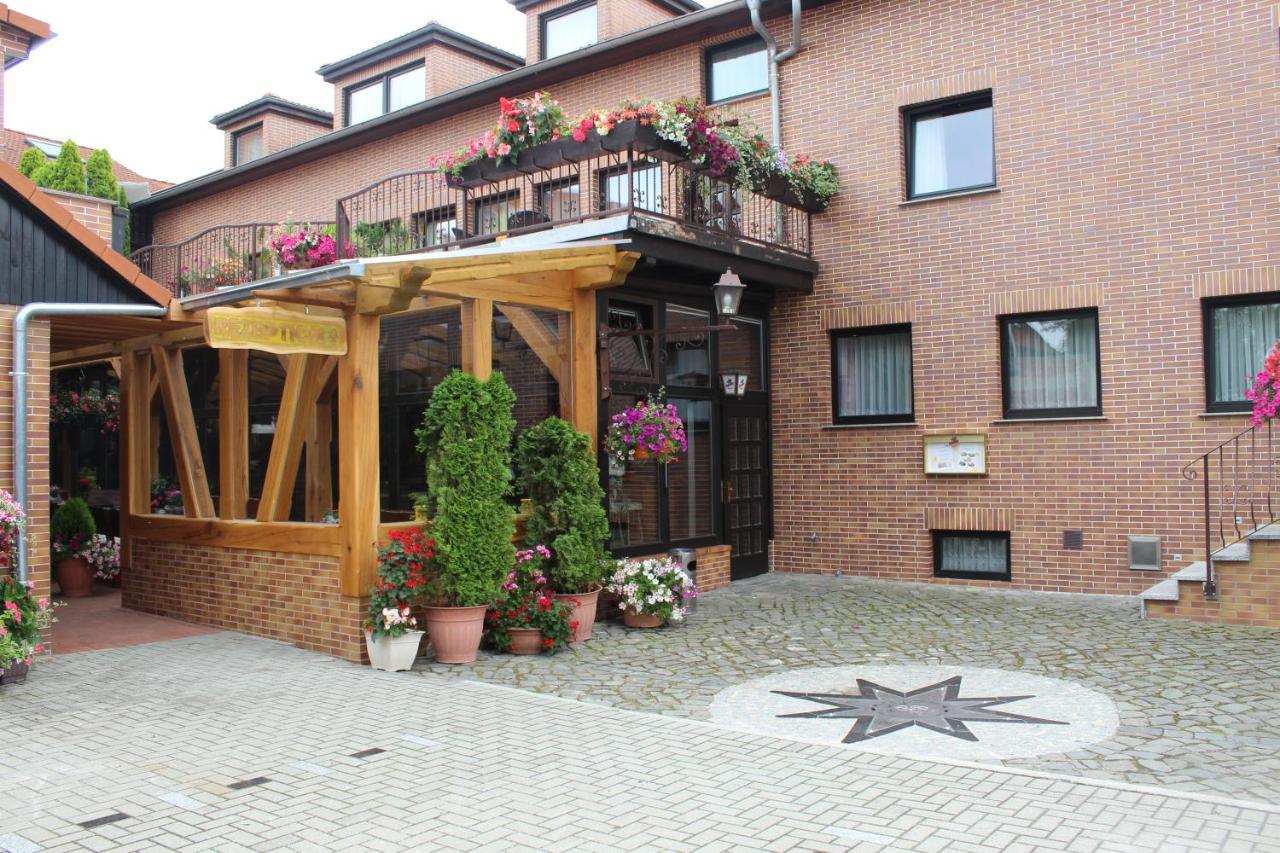 Hotel Und Pension Am Burchardikloster Halberstadt Dış mekan fotoğraf
